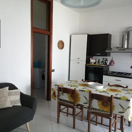 Appartamenti Fiumaretta Mt 200 Dalla Spiaggia Ameglia Exterior photo