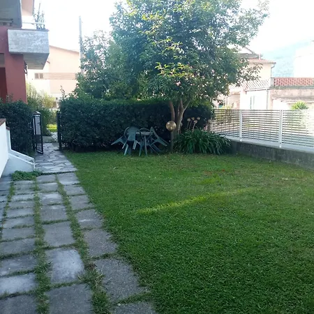 Appartamenti Fiumaretta Mt 200 Dalla Spiaggia Ameglia Exterior photo