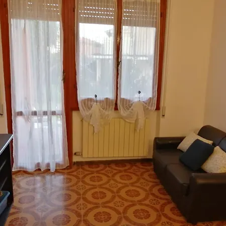 Appartamenti Fiumaretta Mt 200 Dalla Spiaggia Ameglia Exterior photo